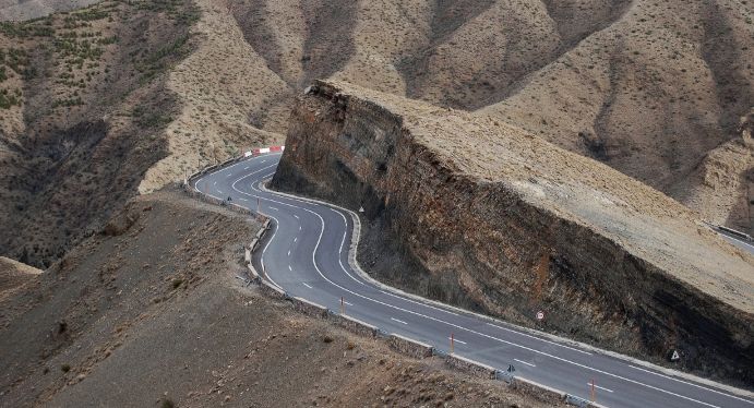 البرلمانية لماوي: الأشغال بالمقطع الطرقي الرابط بين أمرزكان وتيشكا بالطريق الوطنية رقم 9 لازالت تتراوح مكانها