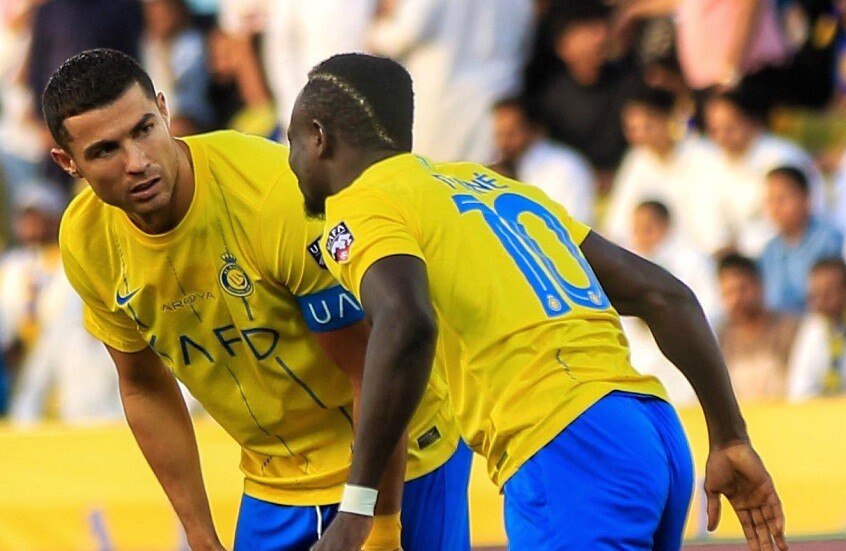 مدرب نادي النصر السعودي يعلن مصير ماني وحل أزمة الدفاع