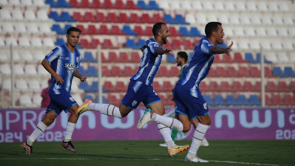 اتحاد طنجة يتصدر الدوري المغربي رغم الظروف الصعبة