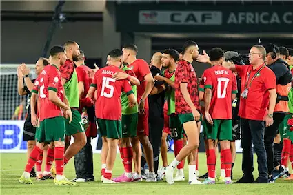 لاعب منتخب المغرب يواجه انتقادات من جماهير ناديه الفرنسي