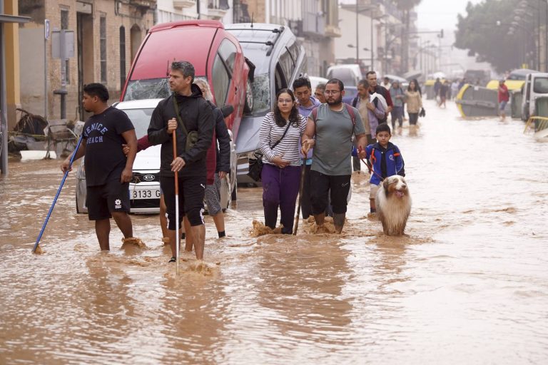 المغرب يعلن عن فقدان 20 من مواطنيه في فيضانات بلنسية