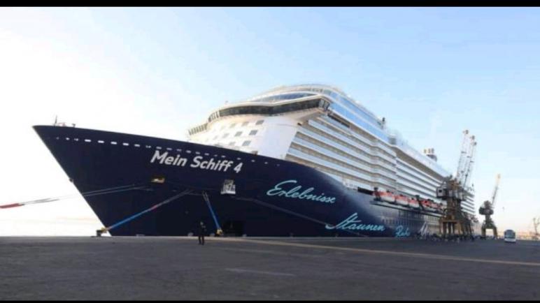 وصول السفينة السياحية العملاقة mein schiff 4 إلى ميناء مدينة أكادير وعلى متنها أزيد من 3500 سائح