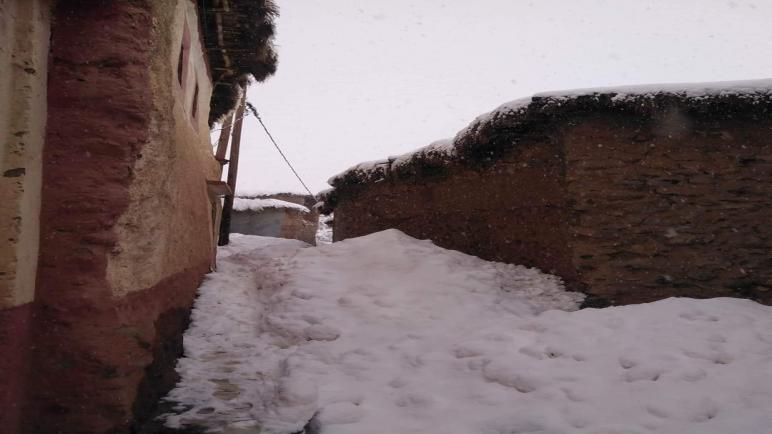 ورززات ..بسبب محاصرة الثلوج مجموعة من الدواويير  نداء استغاثة  من الجمعية المغربية لإدماج وتكوين الشباب في المجال التجاري لجميع المسؤولين 