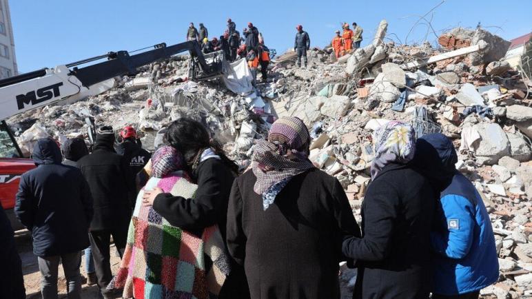 تحرك فريق فلسطيني للتدخل والاستجابة العاجلة باتجاه سوريا وتركيا