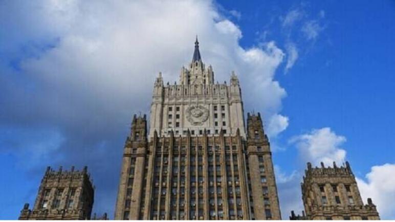 موسكو تدعو الغرب للتأثير على كييف للتخلي عن “أخطر مغامرة” باستخدام النووي