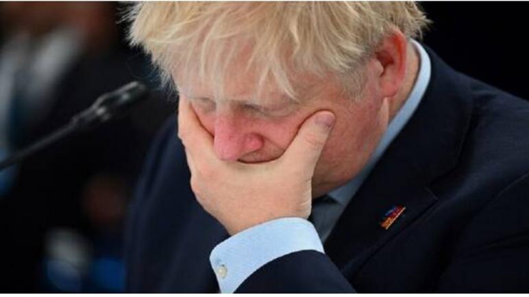صحيفة بريطانية تكشف السبب الحقيقي لانسحاب جونسون من التنافس على منصب رئيس الوزراء