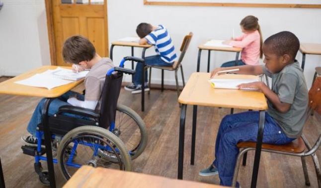 احمد الحوات…مطالبة الحكومة بالاستمرار في دعم تمدرس الأطفال في وضعية إعاقة