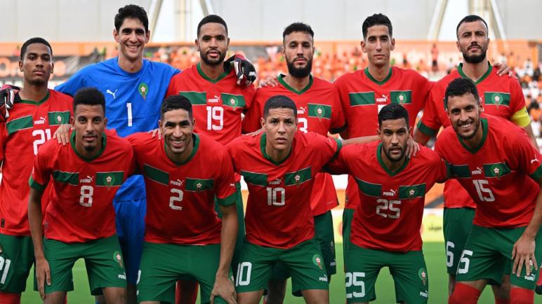 قرار مفاجئ من الركراكي باستبعاد نجم بارز من قائمة منتخب المغرب